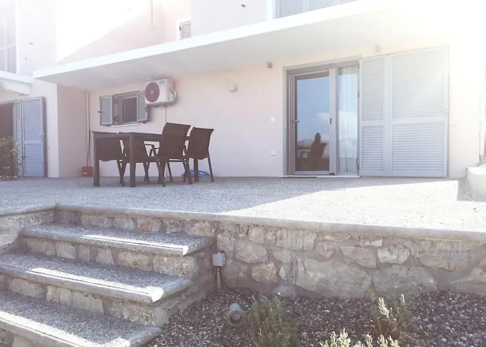 Laura_sea View Apartment_1 With Swimming Pool *